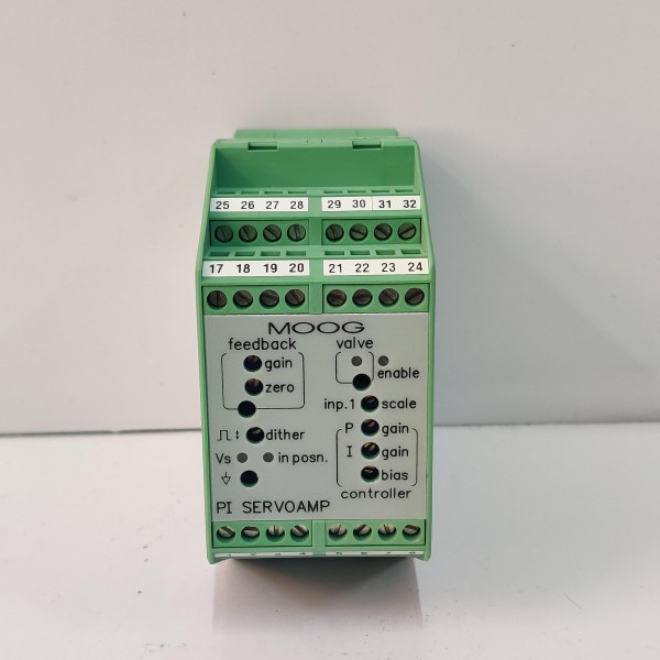 MOOG PI SERVO AMPLIFIER G122-824-002 NEW